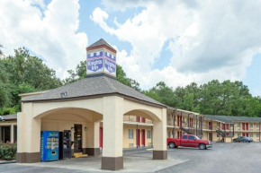 Knights Inn Point South Yemassee  Йемасси